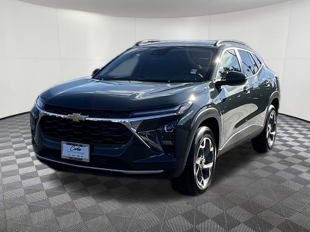 Used 2025 Chevrolet Trax LT SUV