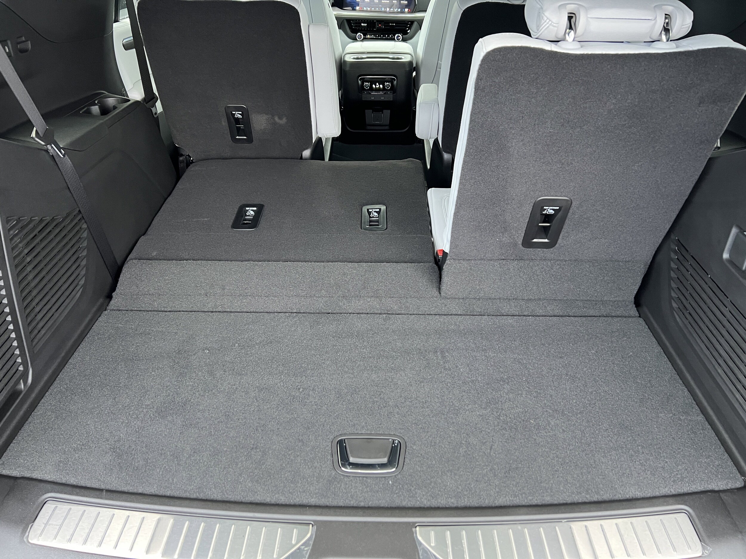 2026 Chevrolet Tahoe Premier - Photo 19