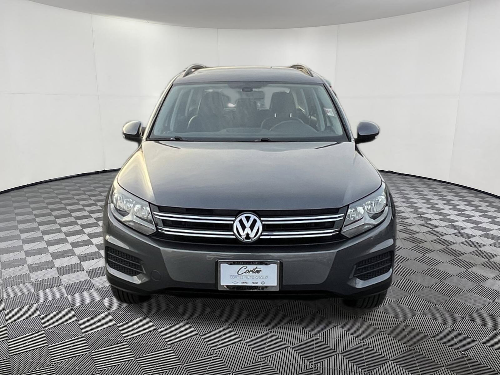 2017 Volkswagen Tiguan S Limited photo 2