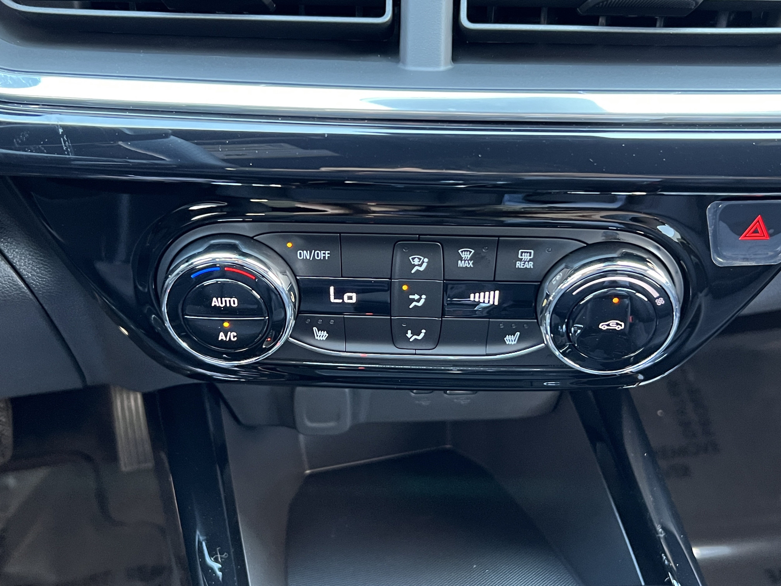 2026 Chevrolet Trax RS - Photo 30
