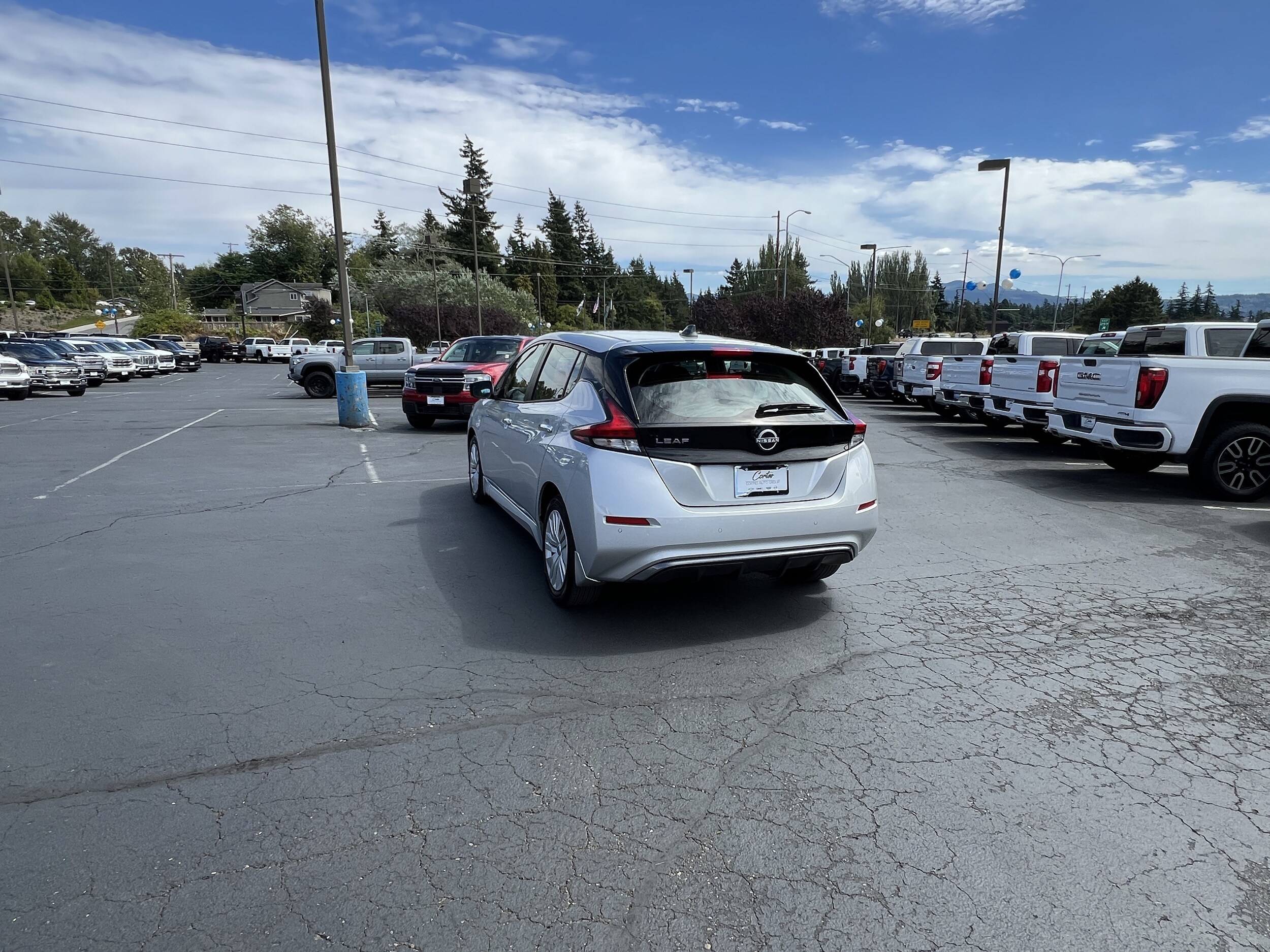 2023 Nissan Leaf S photo 4