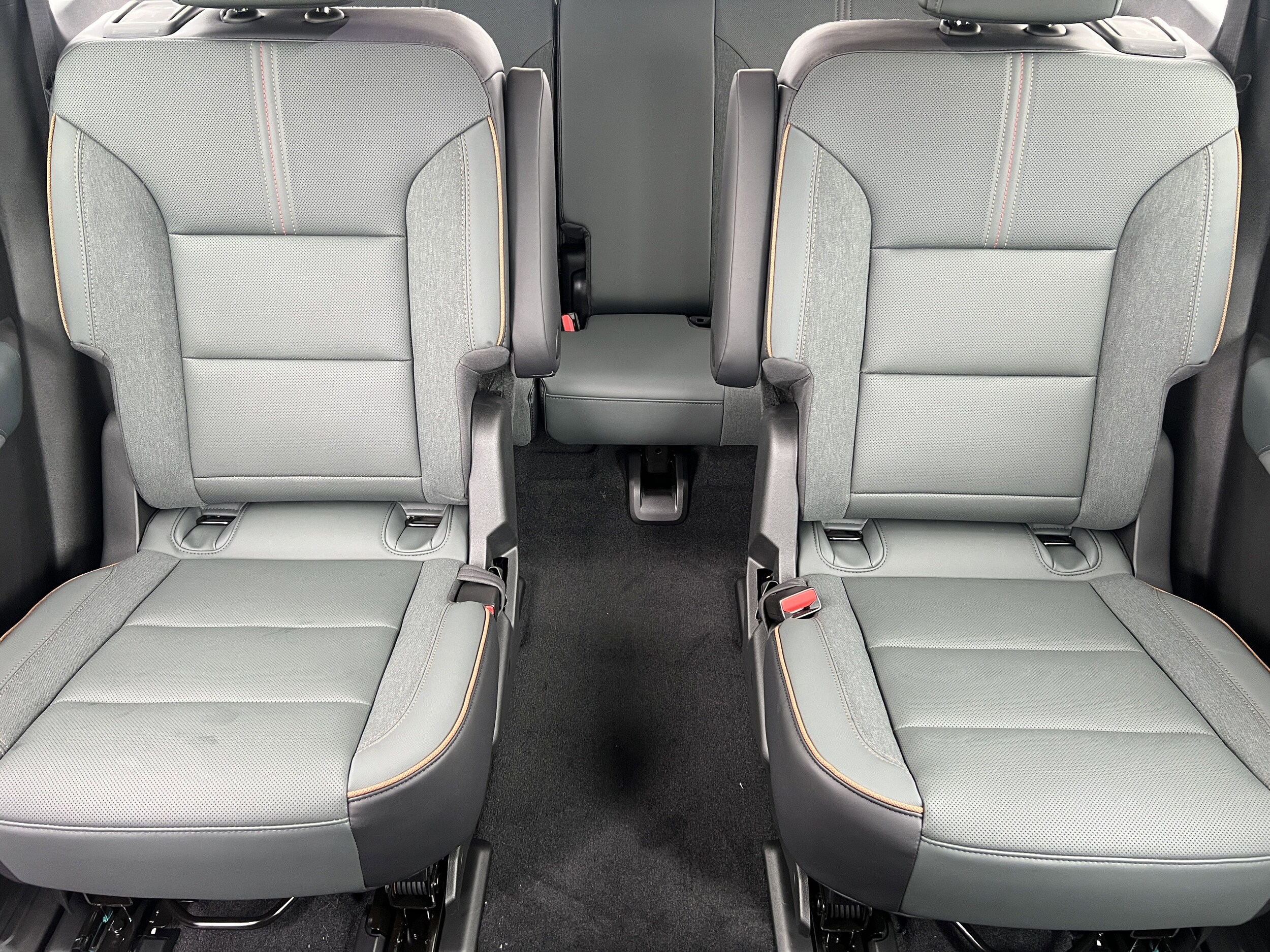 2026 GMC Acadia AT4 - Photo 16