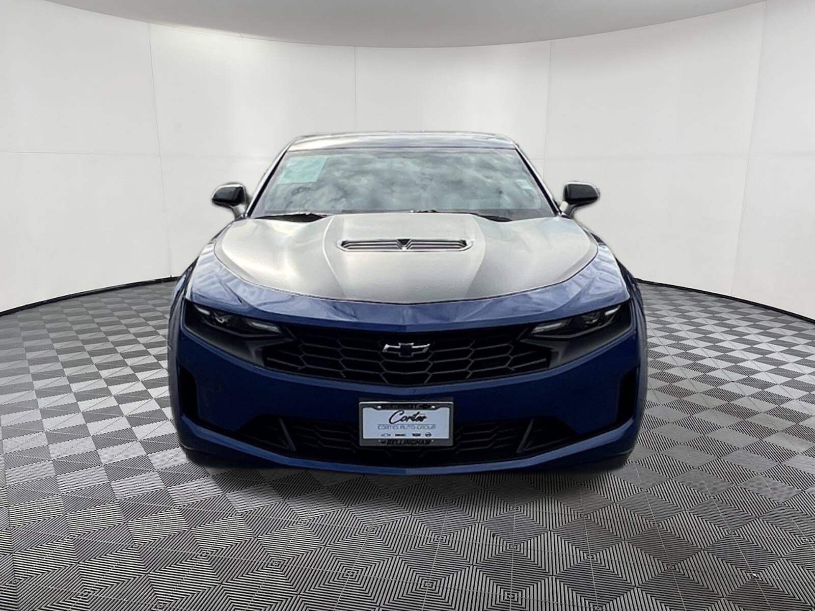 2022 Chevrolet Camaro LT1 photo 2