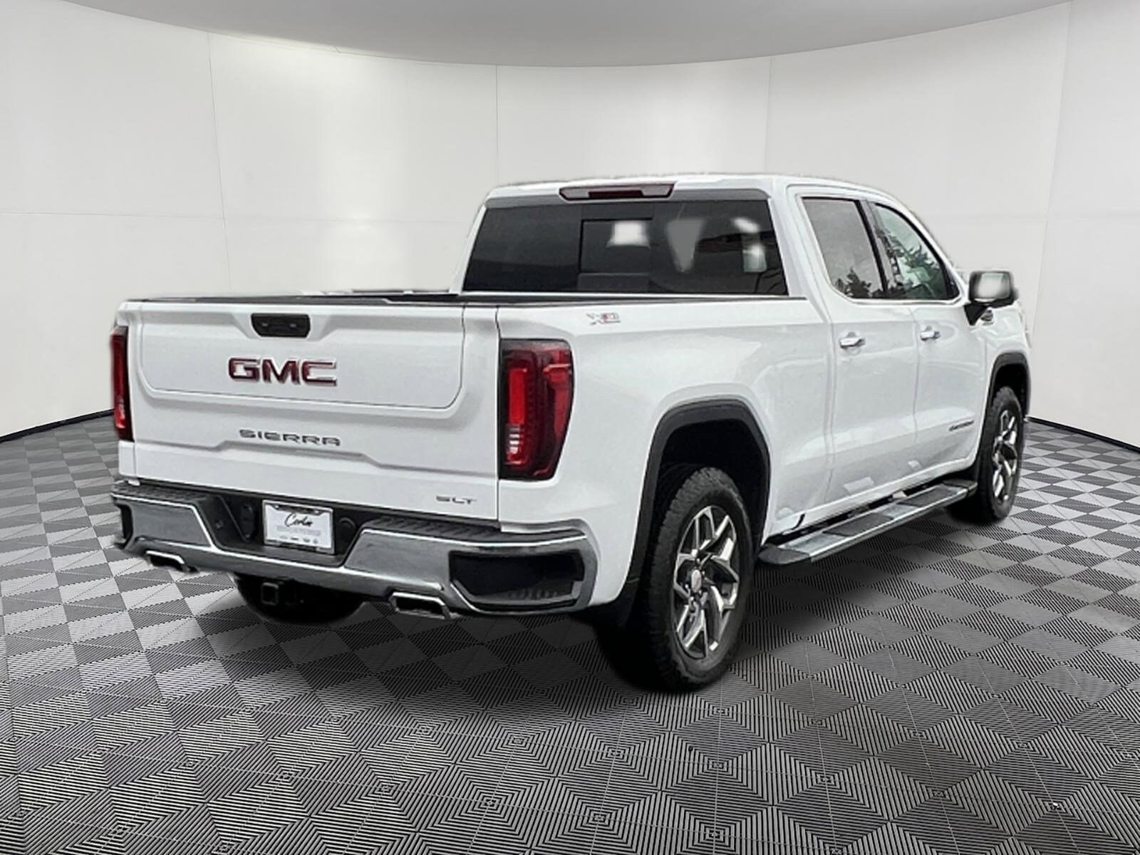 2026 GMC Sierra 1500 SLT - Photo 6
