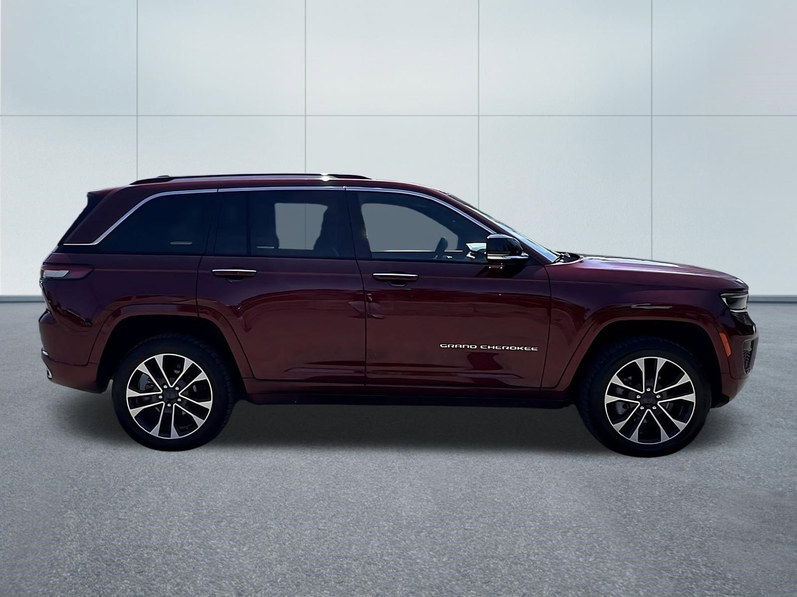 2023 Jeep Grand Cherokee Overland - Photo 7