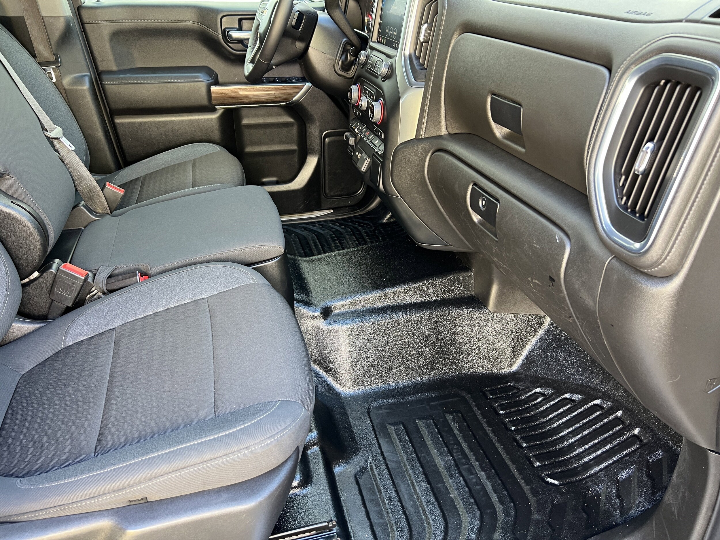 2022 Chevrolet Silverado 1500 Limited LT - Photo 19