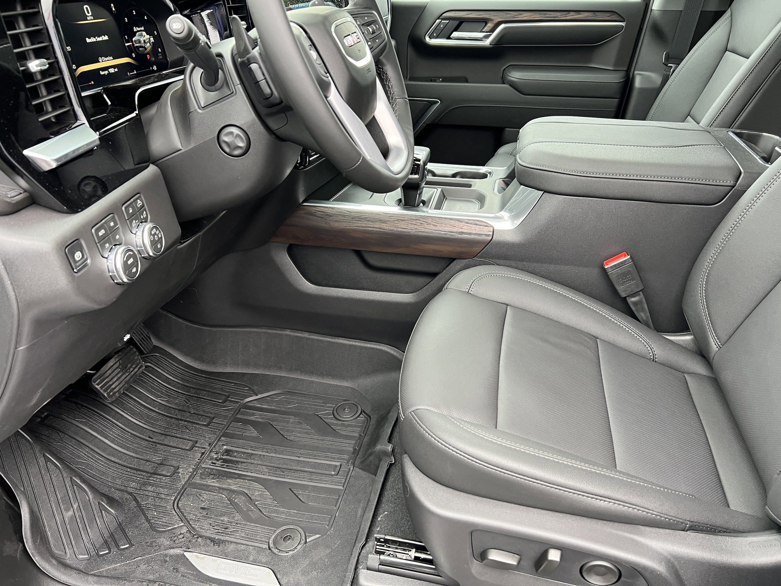 2026 GMC Sierra 1500 SLT - Photo 15