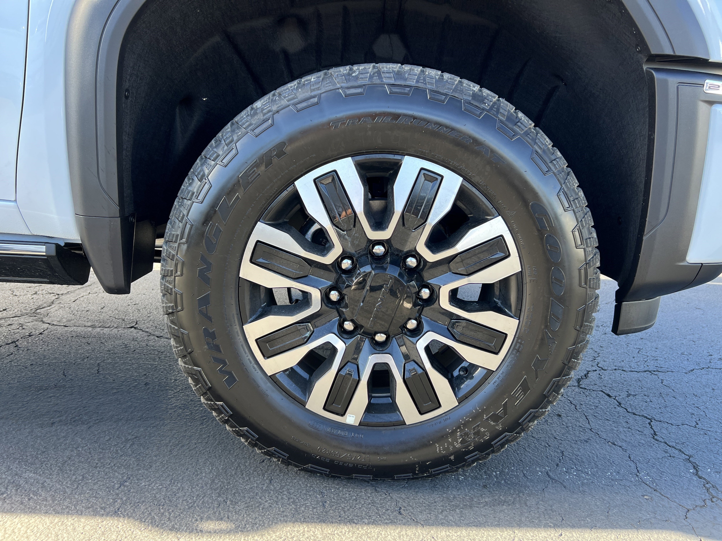 2026 GMC Sierra 2500HD Denali Ultimate - Photo 11