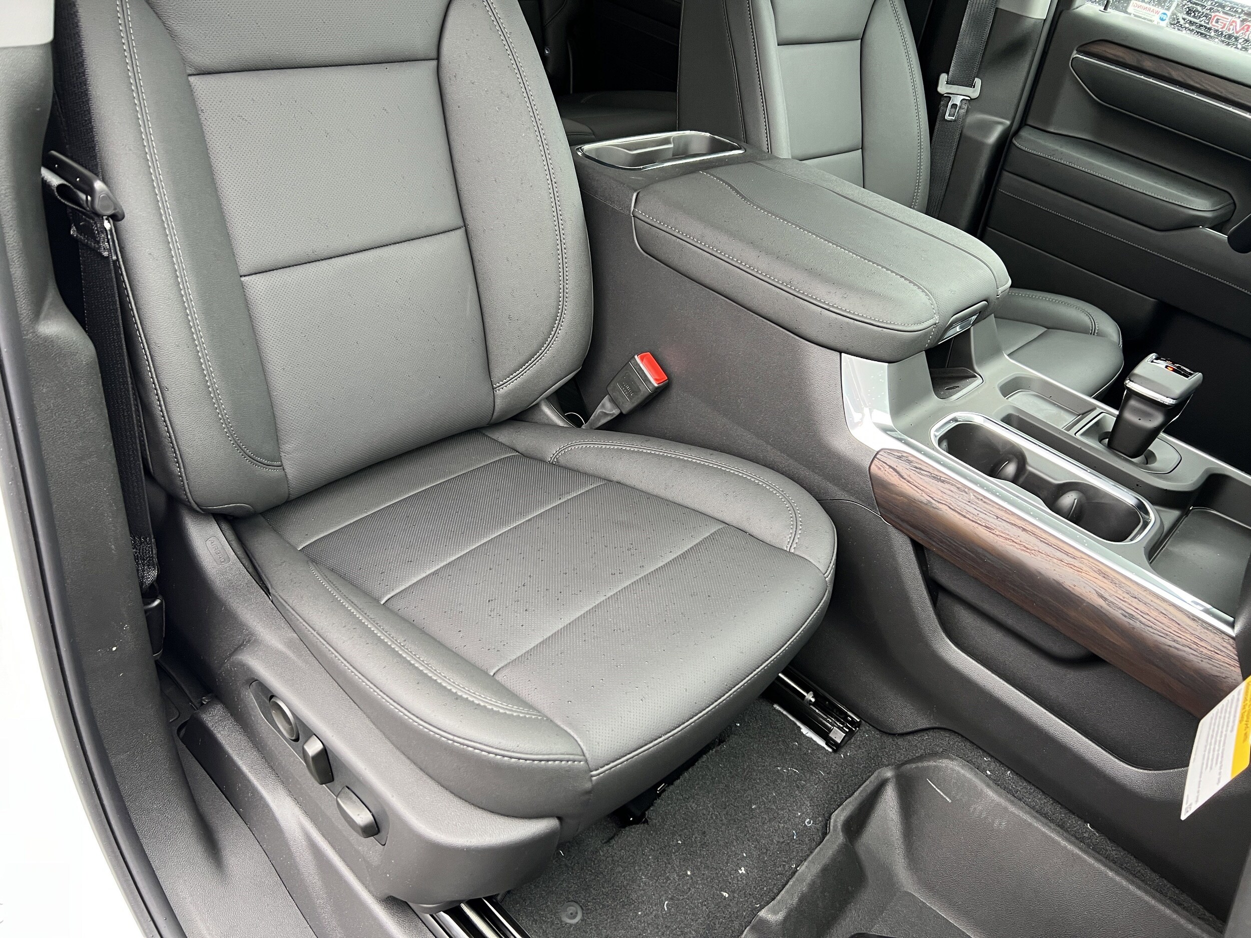 2026 GMC Sierra 1500 SLT - Photo 24