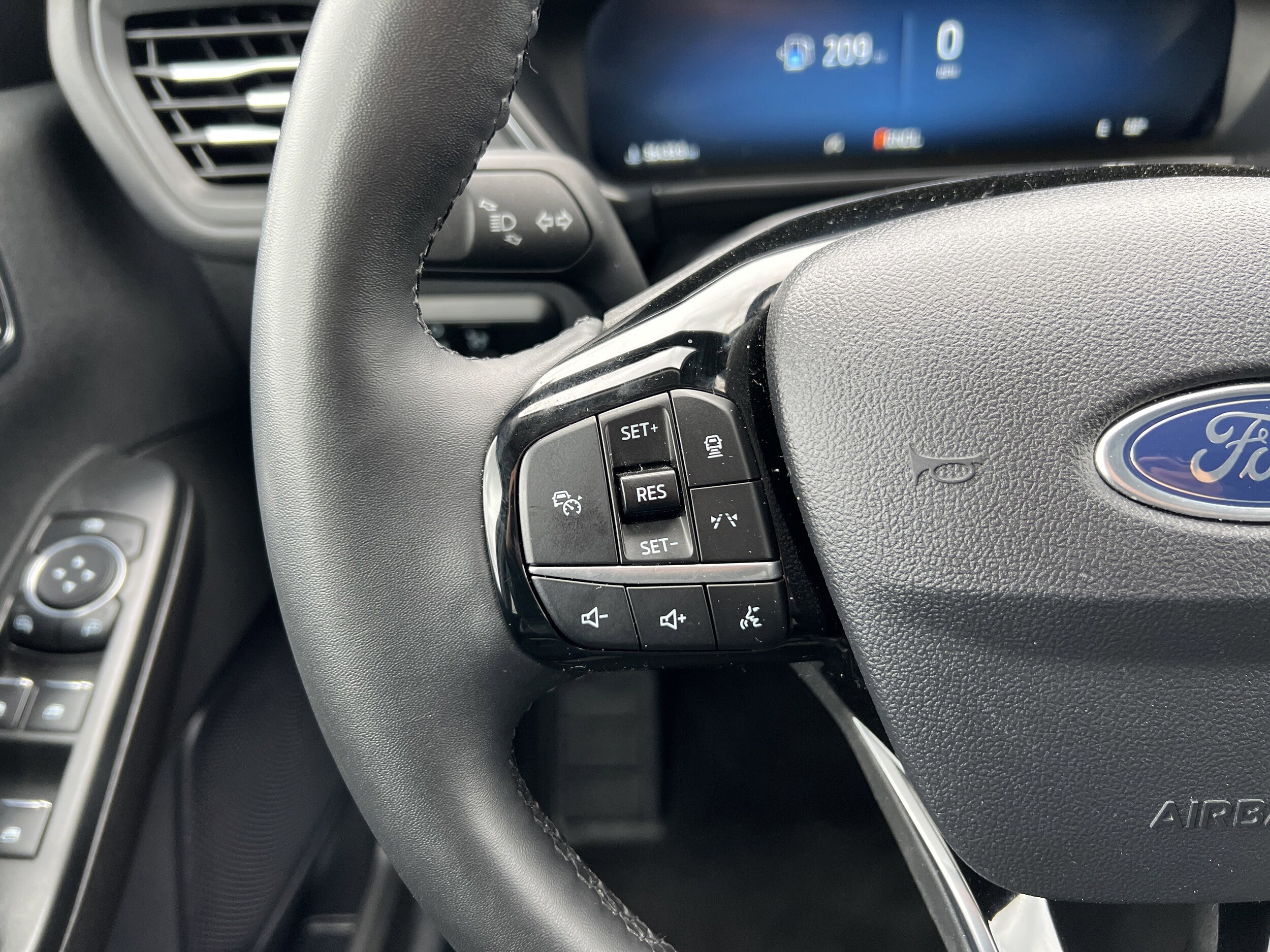 2024 Ford Escape Platinum - Photo 24