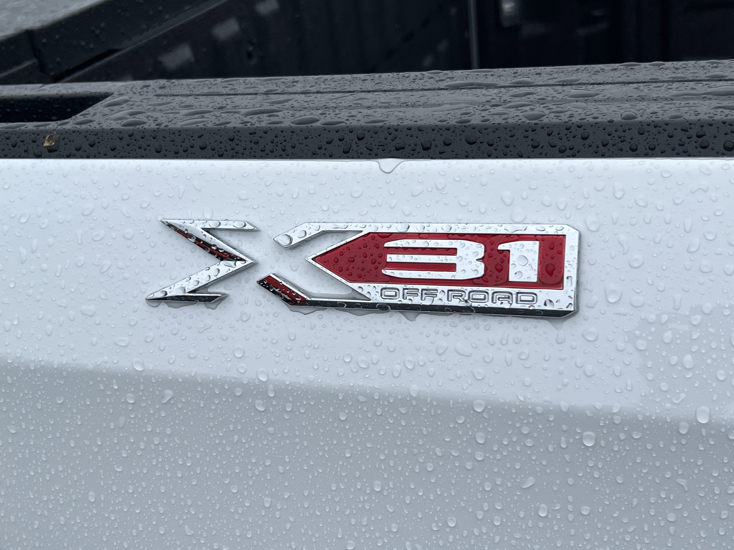 2026 GMC Sierra 1500 SLT - Photo 9