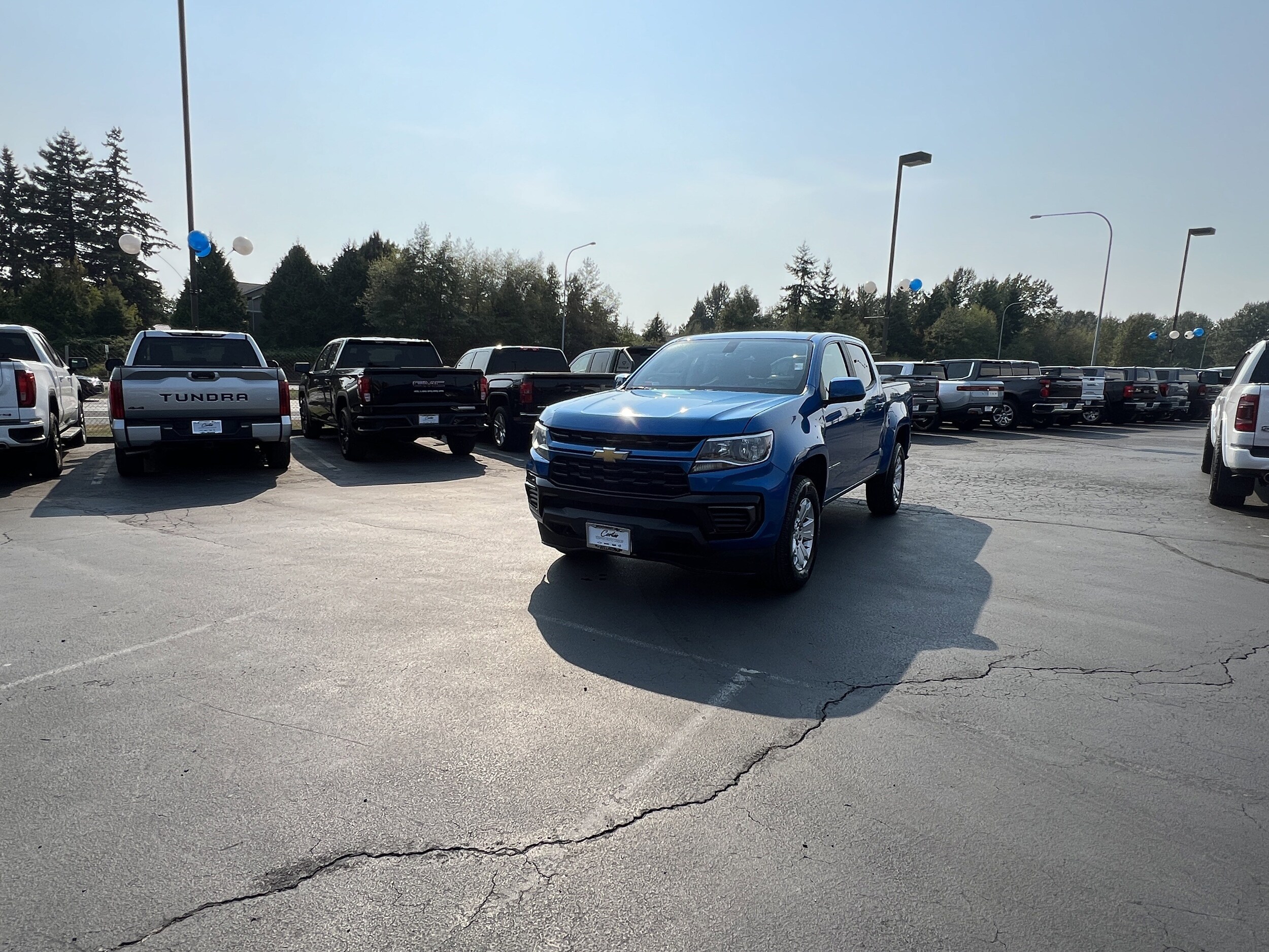 2021 Chevrolet Colorado LT photo 2