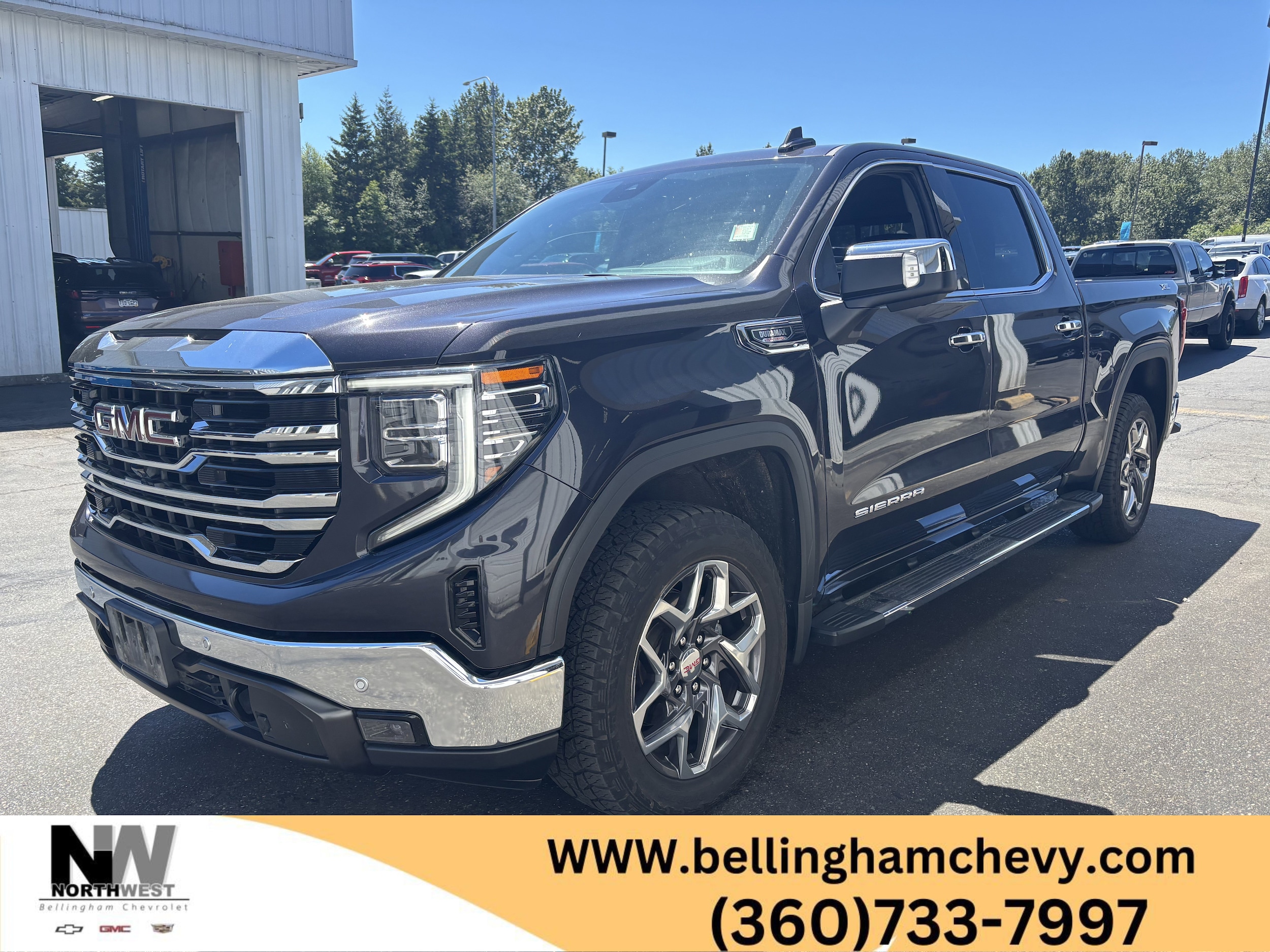 2022 GMC Sierra 4WD Crew Cab Short Box SLT's photo
