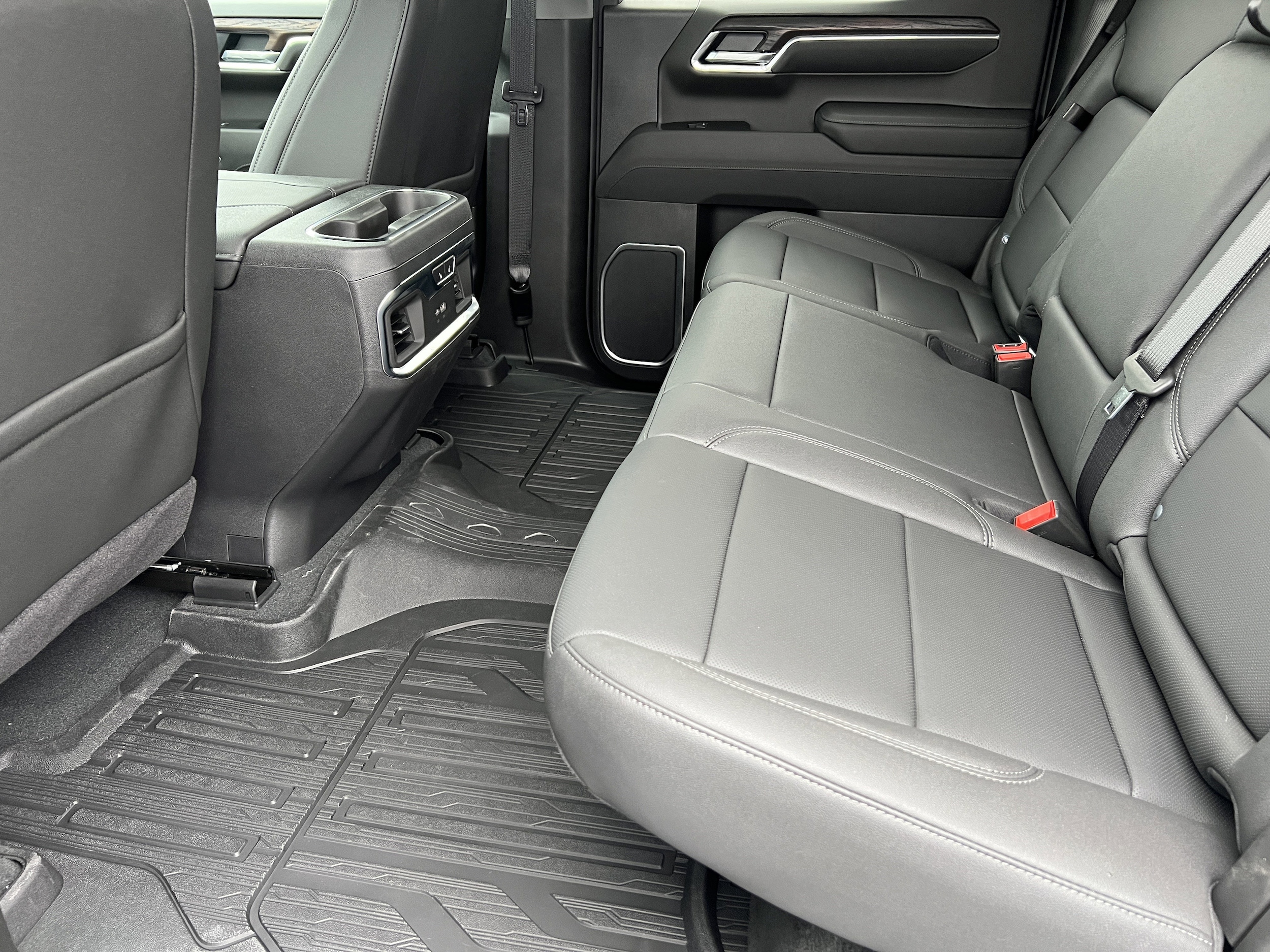 2026 GMC Sierra 1500 SLT - Photo 17