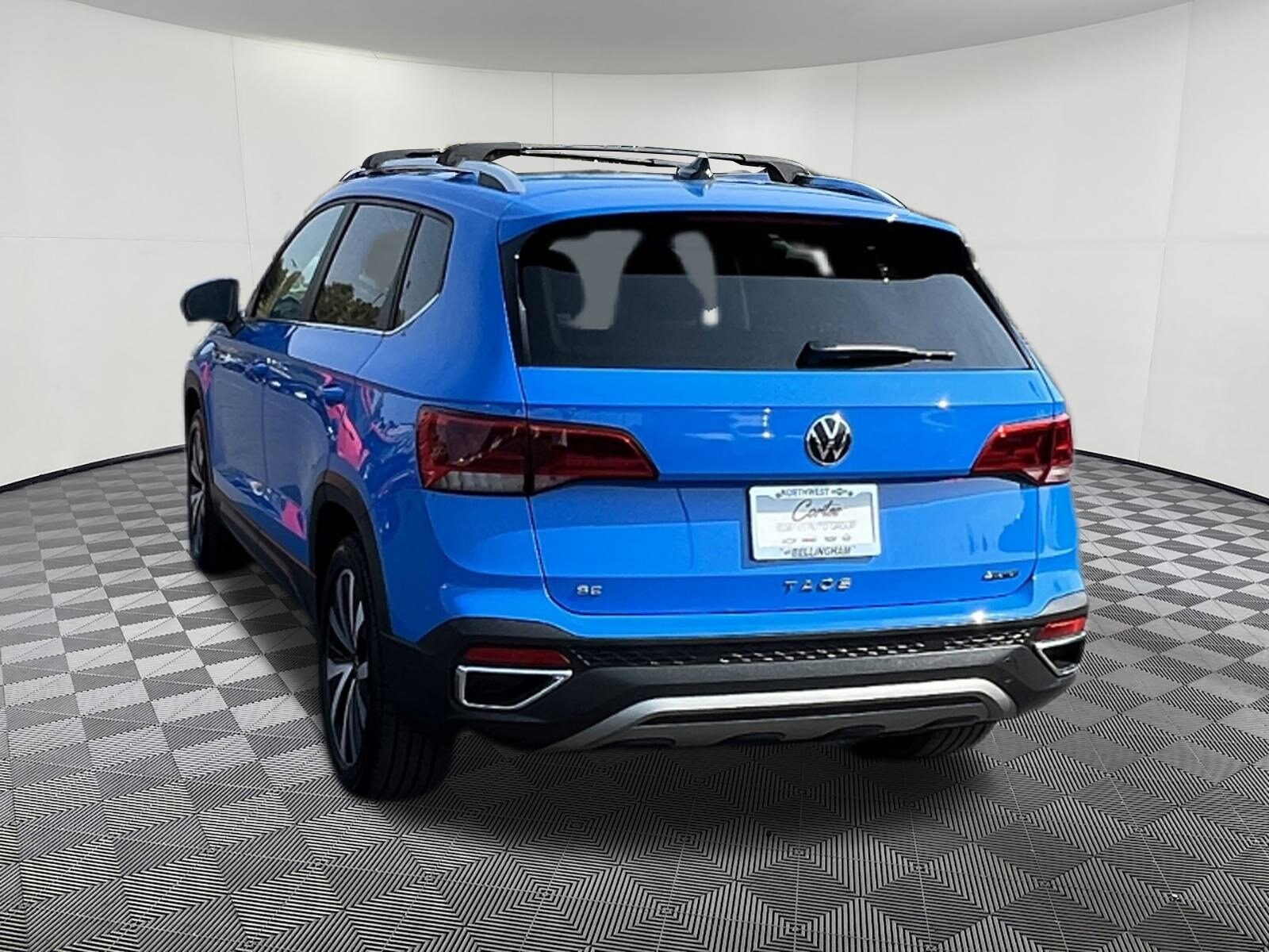 2022 Volkswagen Taos SE photo 3