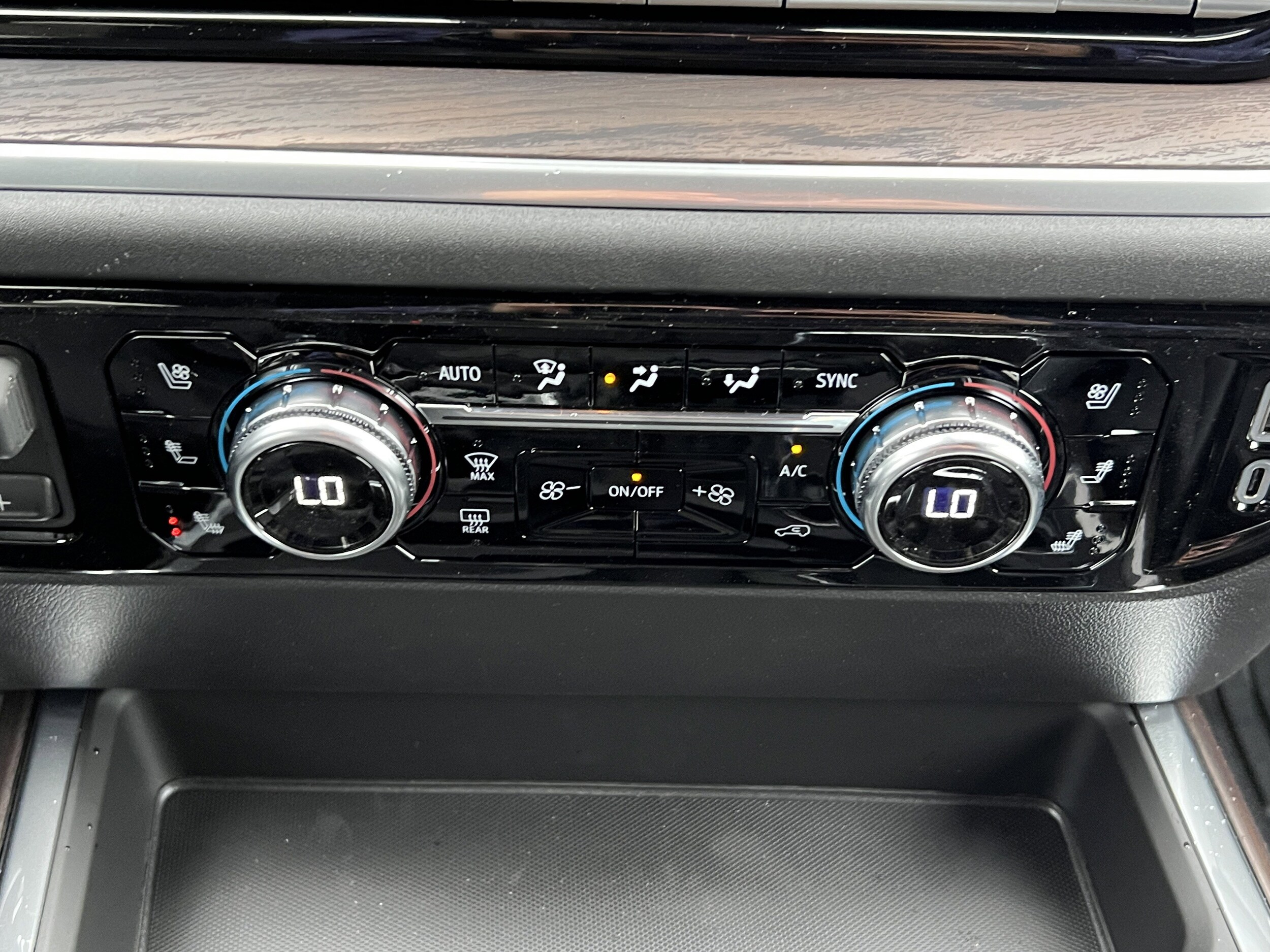 2026 GMC Sierra 1500 SLT - Photo 30