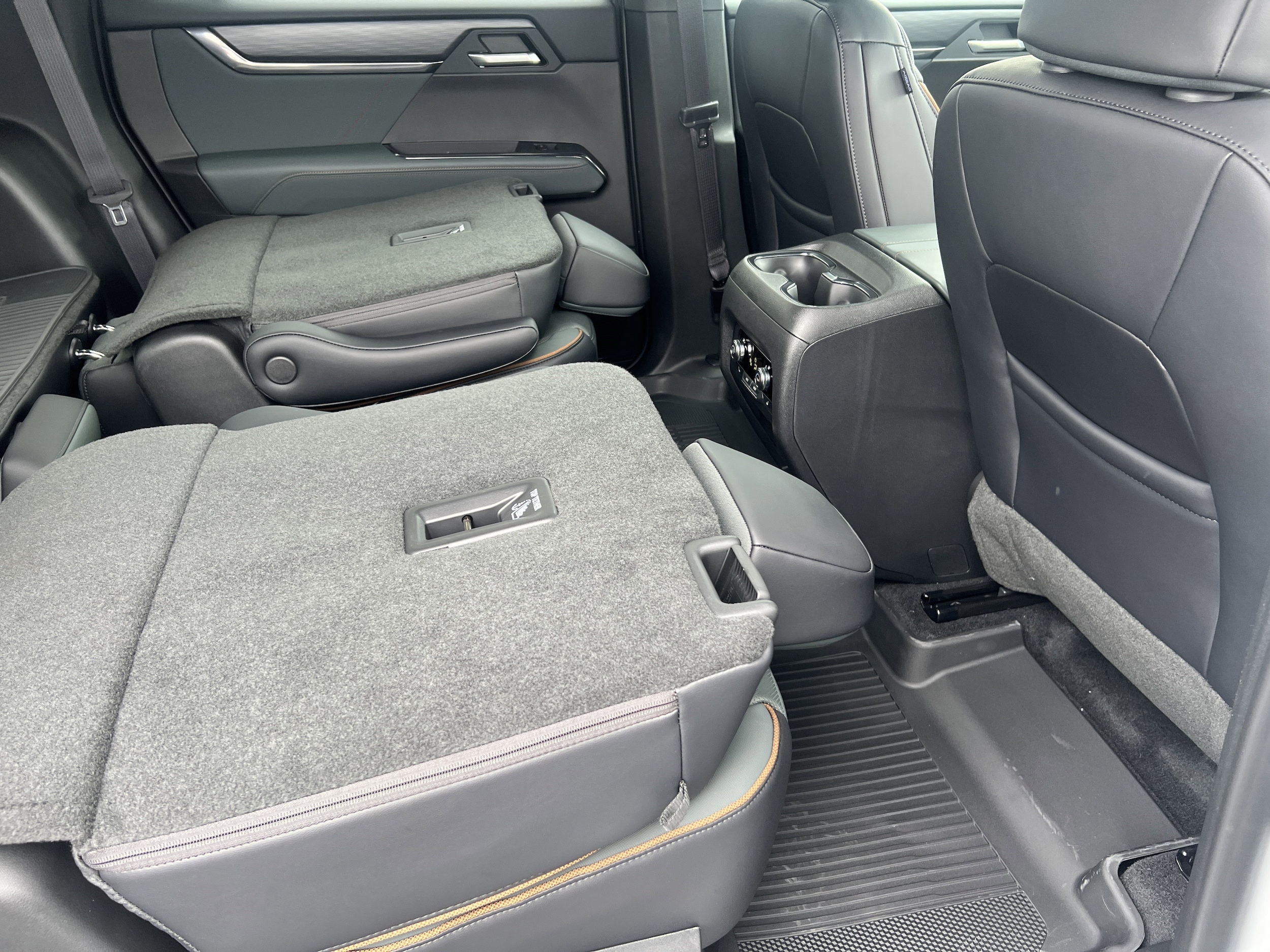 2026 GMC Acadia AT4 - Photo 26