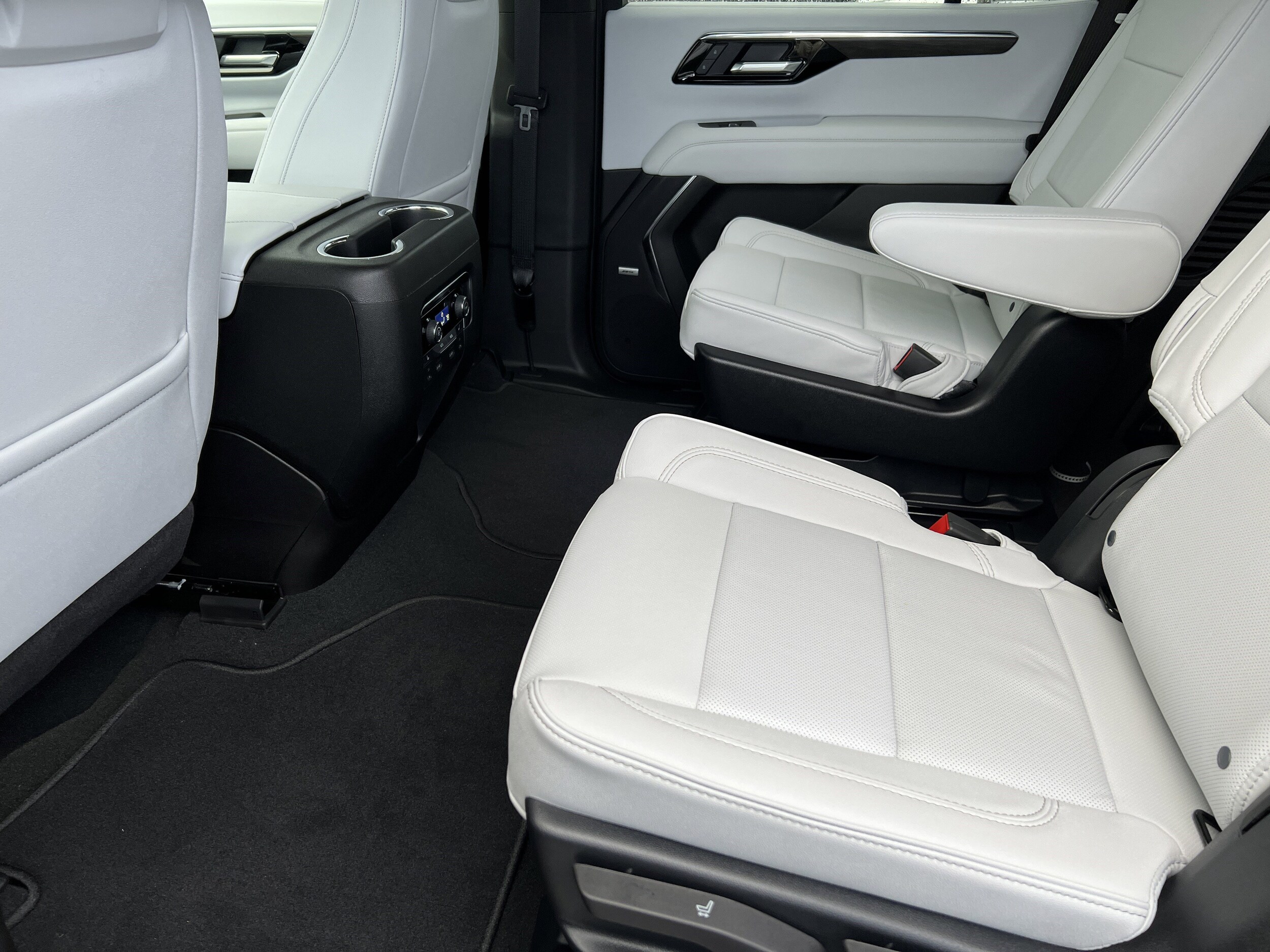 2026 Chevrolet Tahoe Premier - Photo 16