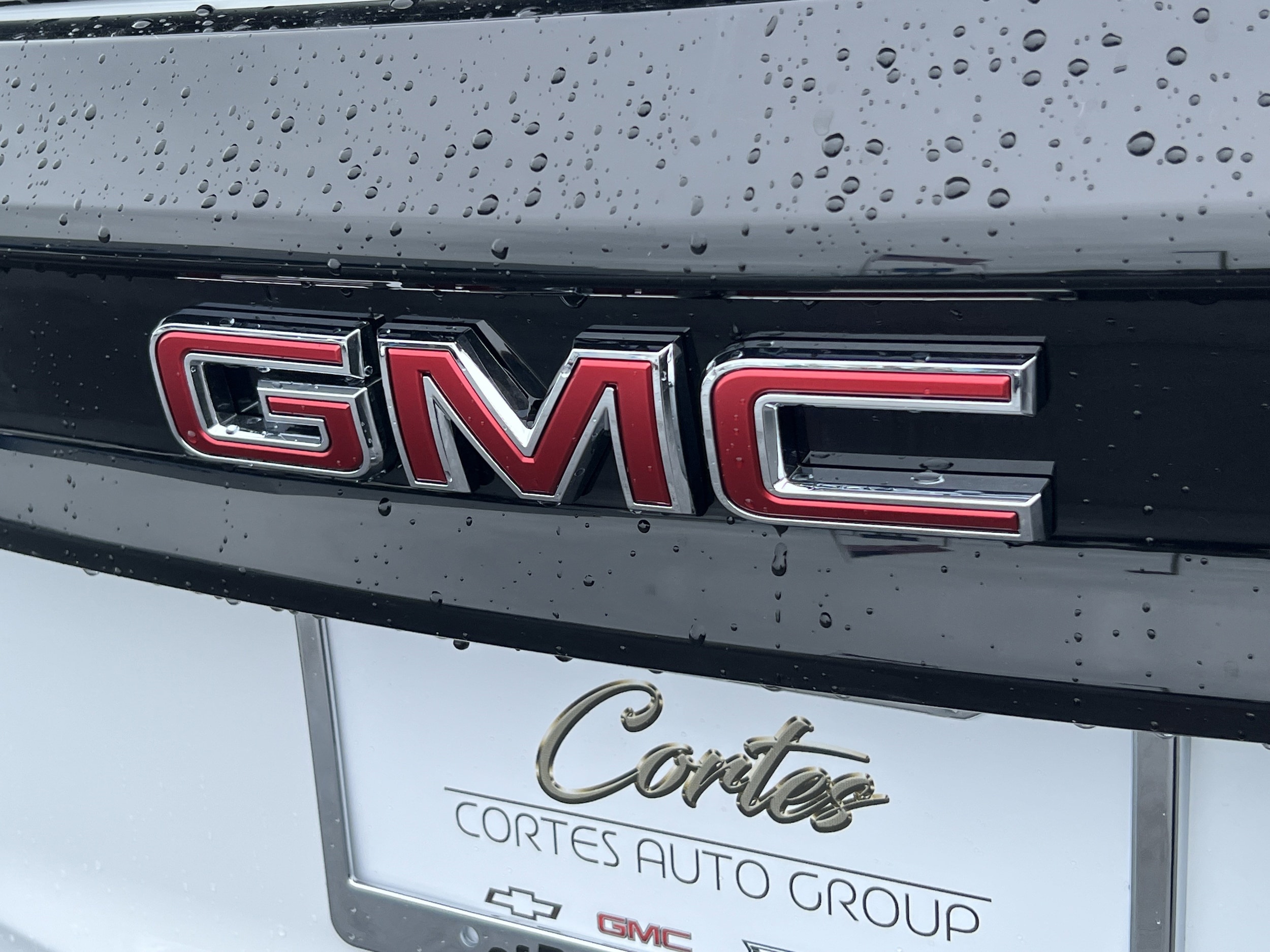 2026 GMC Acadia AT4 - Photo 8