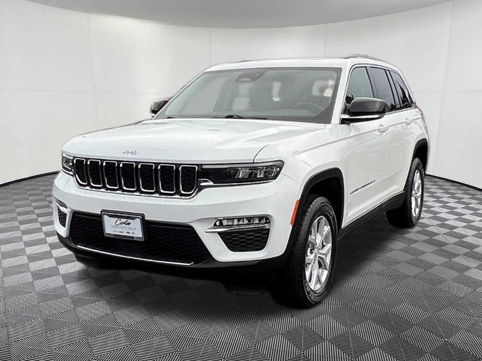 2024 Jeep Grand Cherokee Limited photo 3