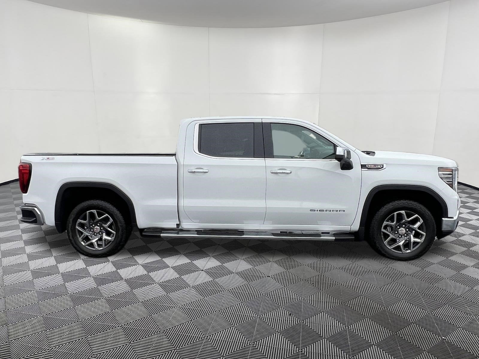 2026 GMC Sierra 1500 SLT - Photo 7