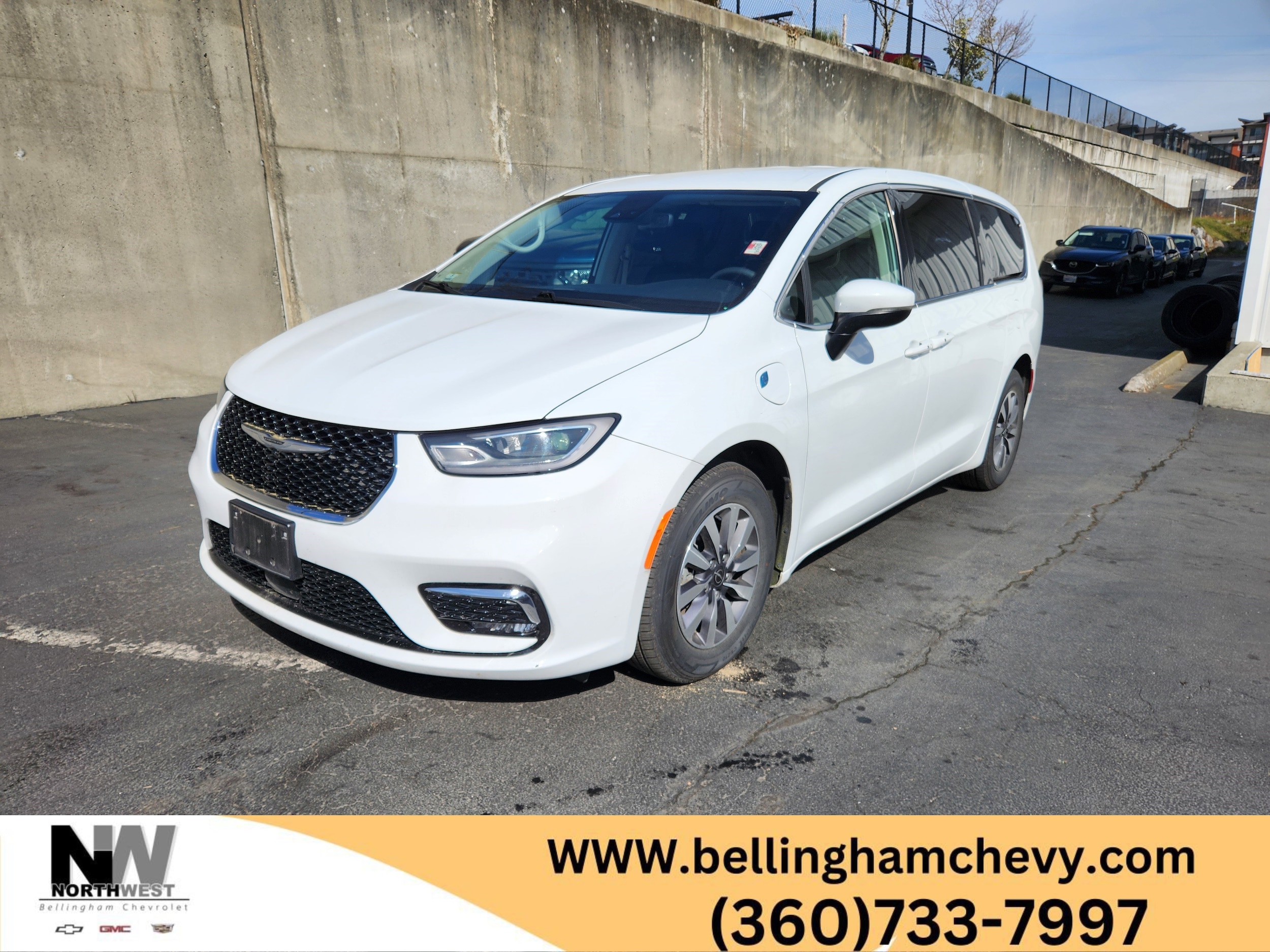 2023 Chrysler Pacifica Hybrid Touring L