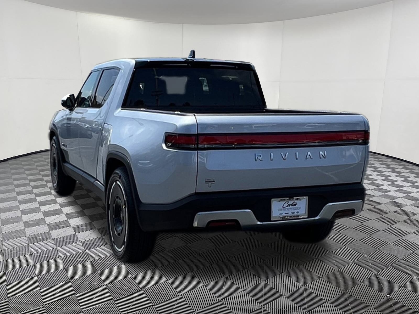 2025 Rivian R1T Adventure photo 4