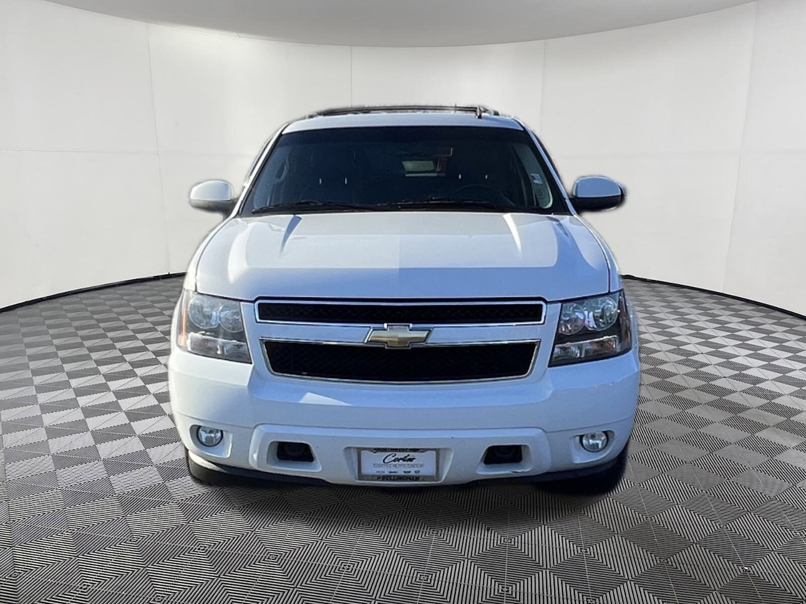 2010 Chevrolet Tahoe LT photo 2