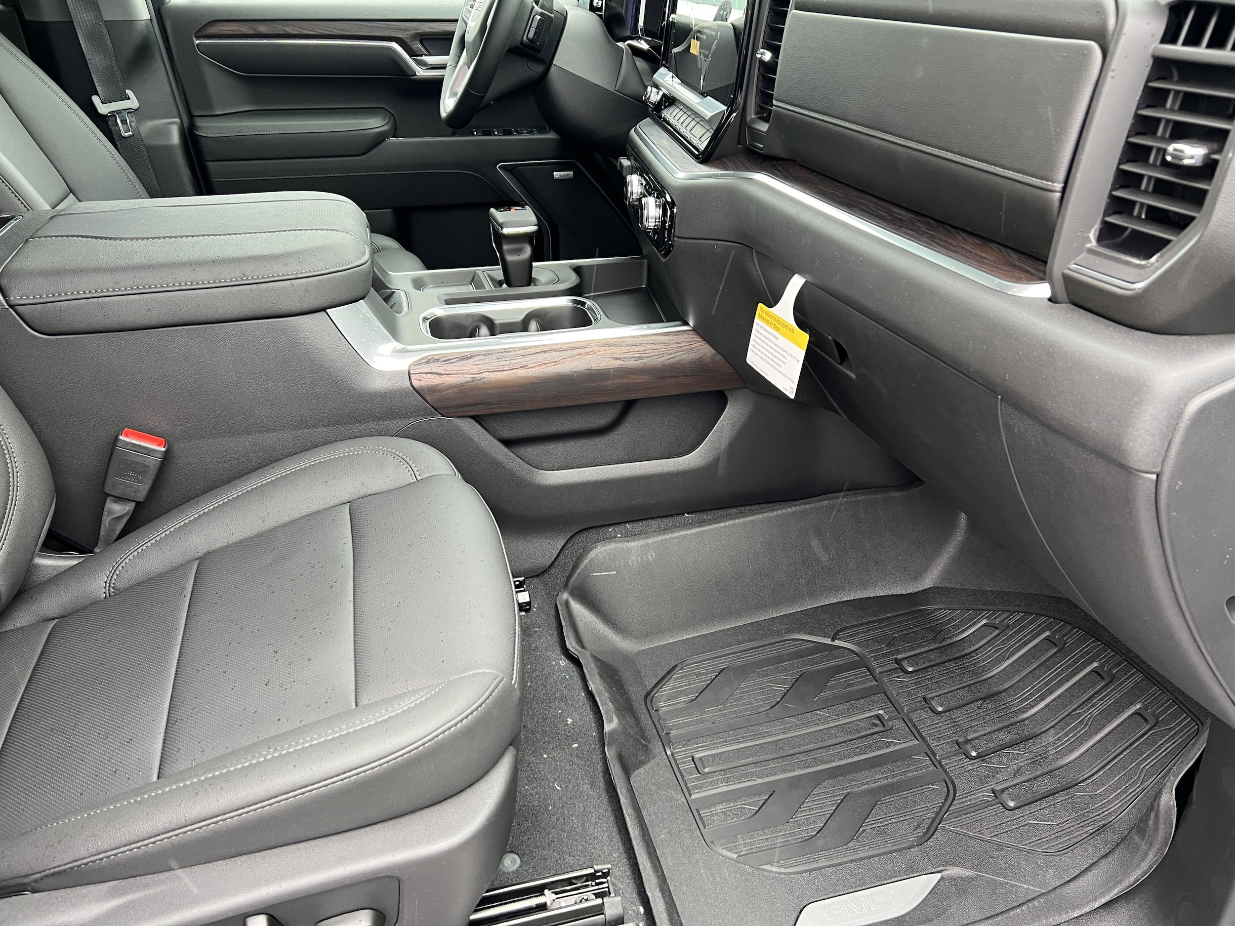 2026 GMC Sierra 1500 SLT - Photo 23