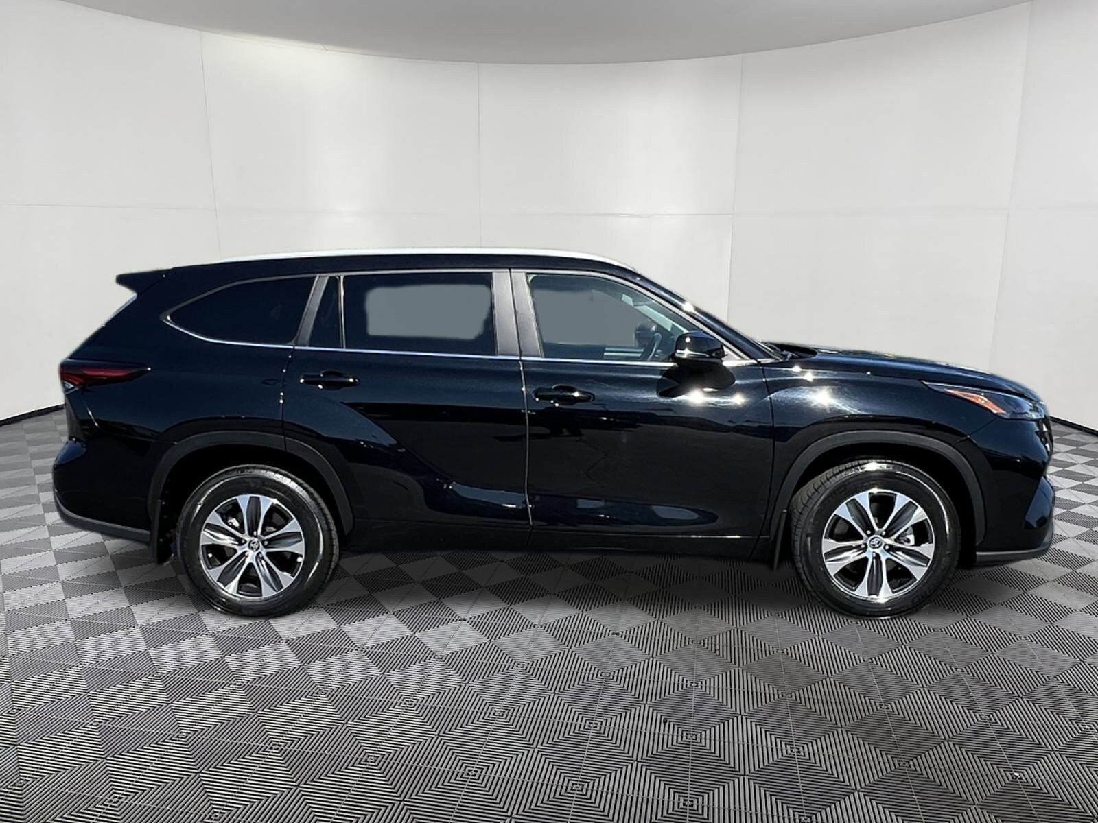 2024 Toyota Highlander XLE - Photo 7