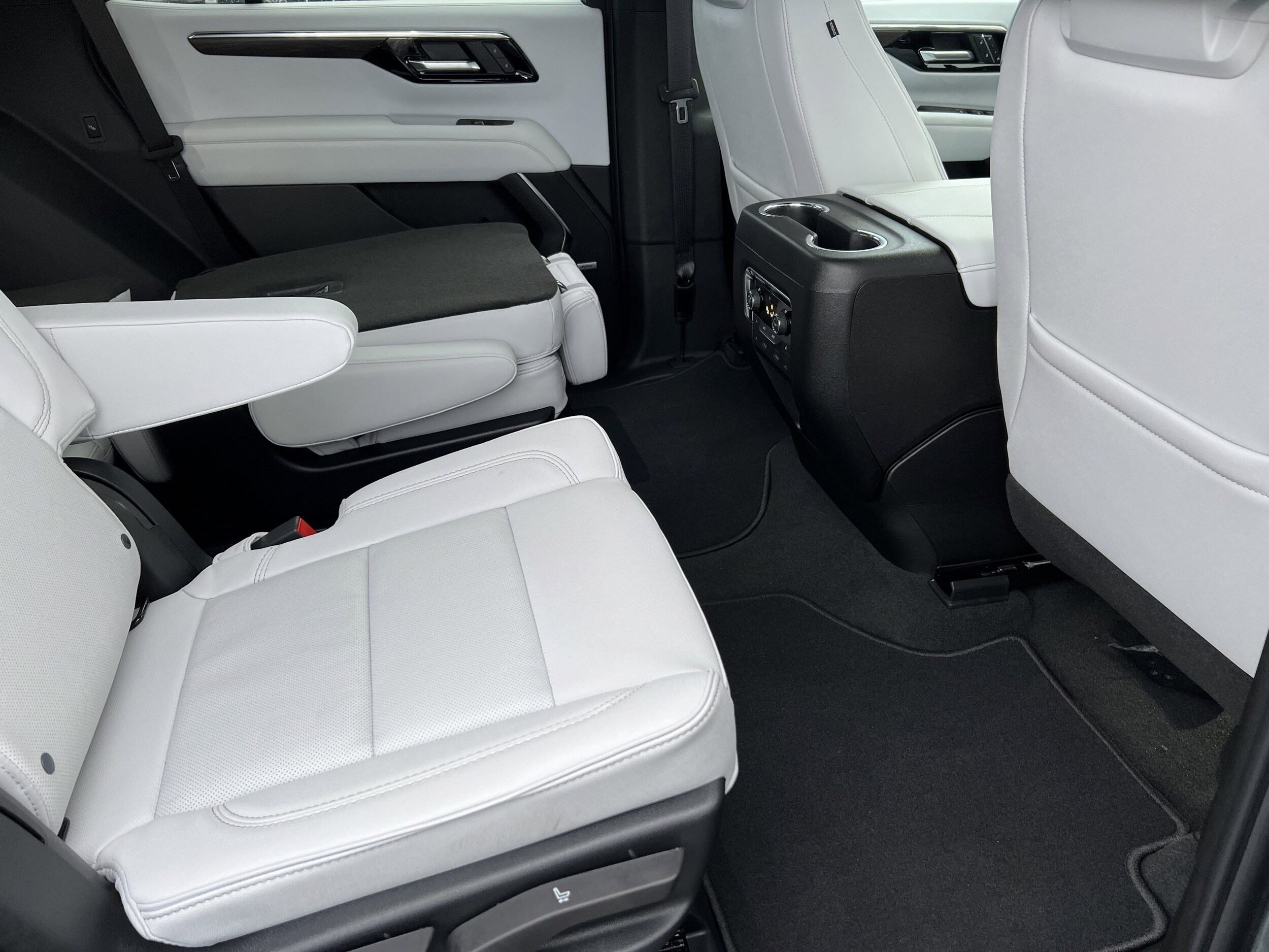 2026 Chevrolet Tahoe Premier - Photo 24