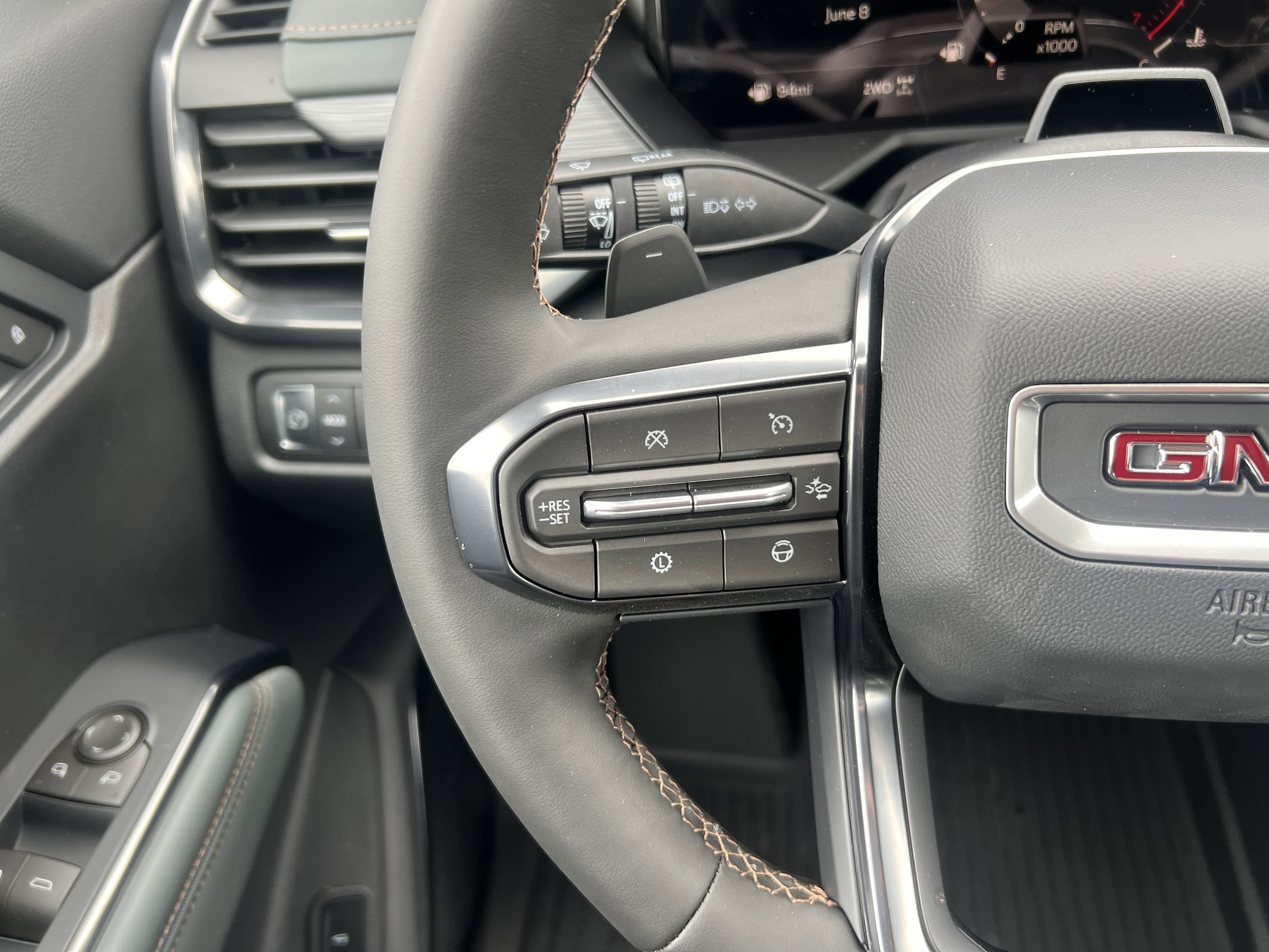 2026 GMC Acadia AT4 - Photo 31