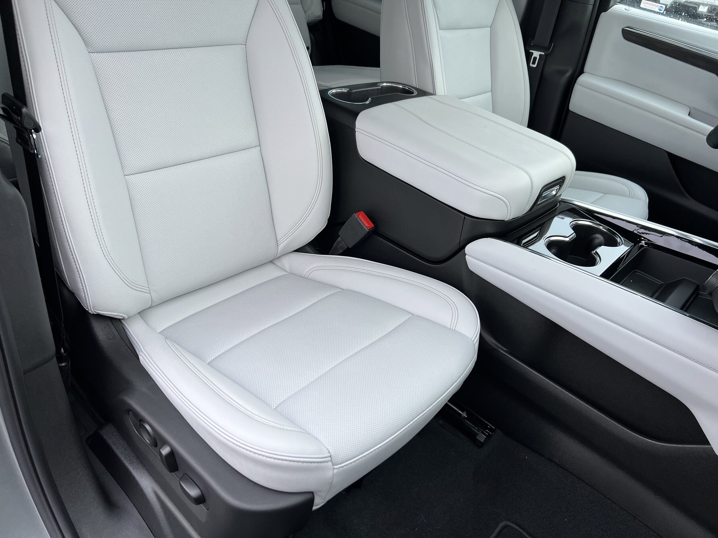 2026 Chevrolet Tahoe Premier - Photo 27