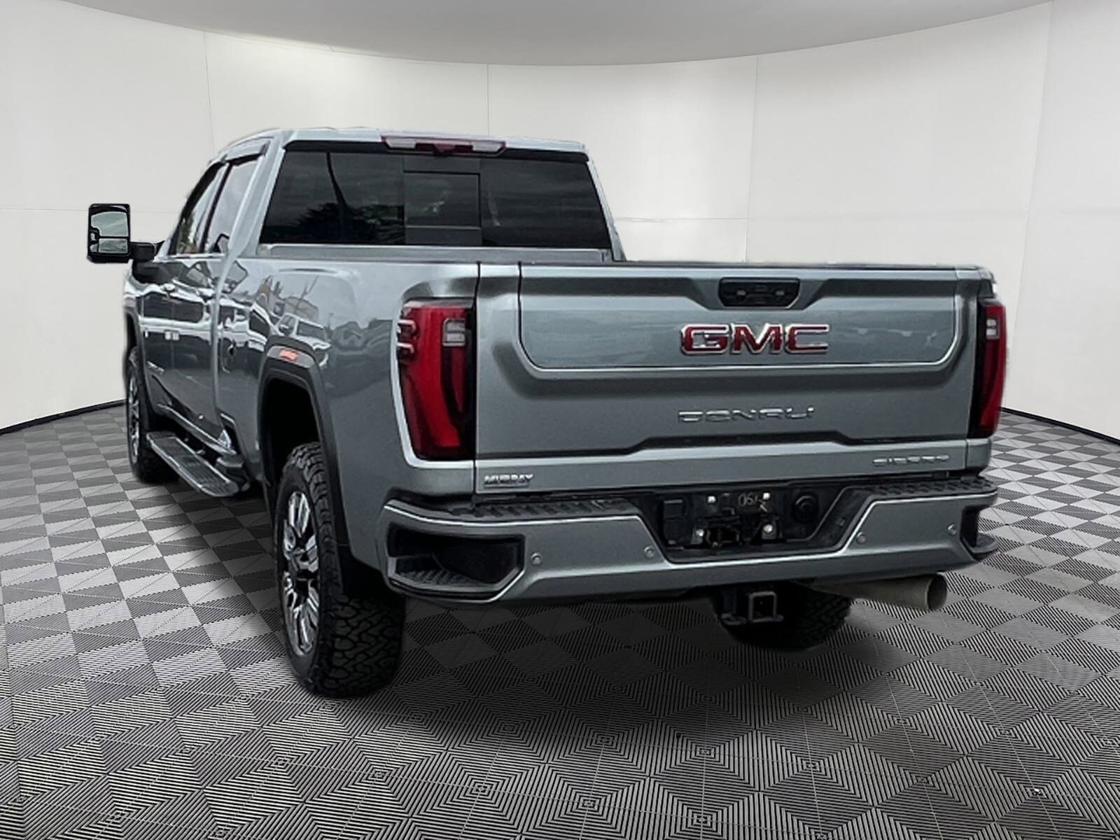 2024 Gmc Sierra 3500 HD Denali photo 2