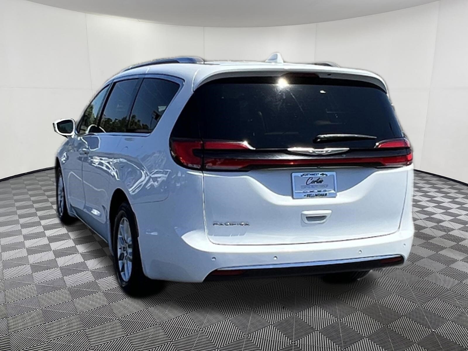 2021 Chrysler Pacifica Touring L photo 4