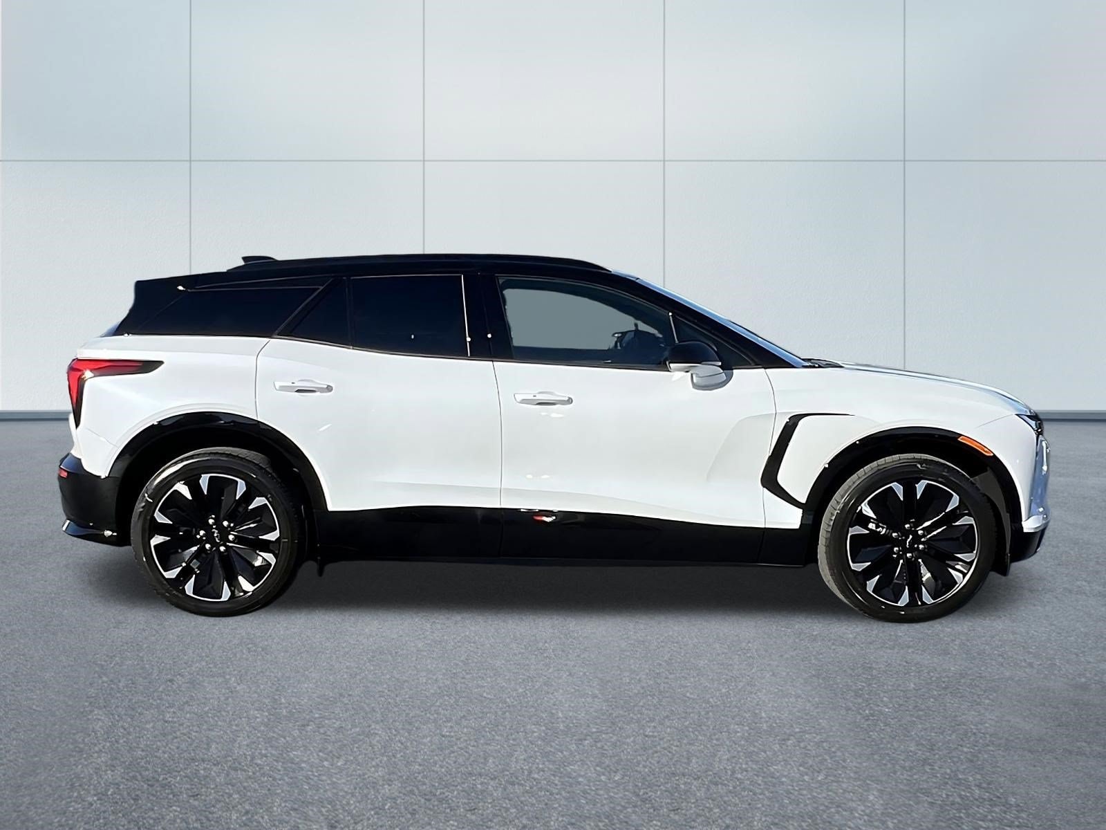 2027 Chevrolet Blazer EV RS - Photo 7