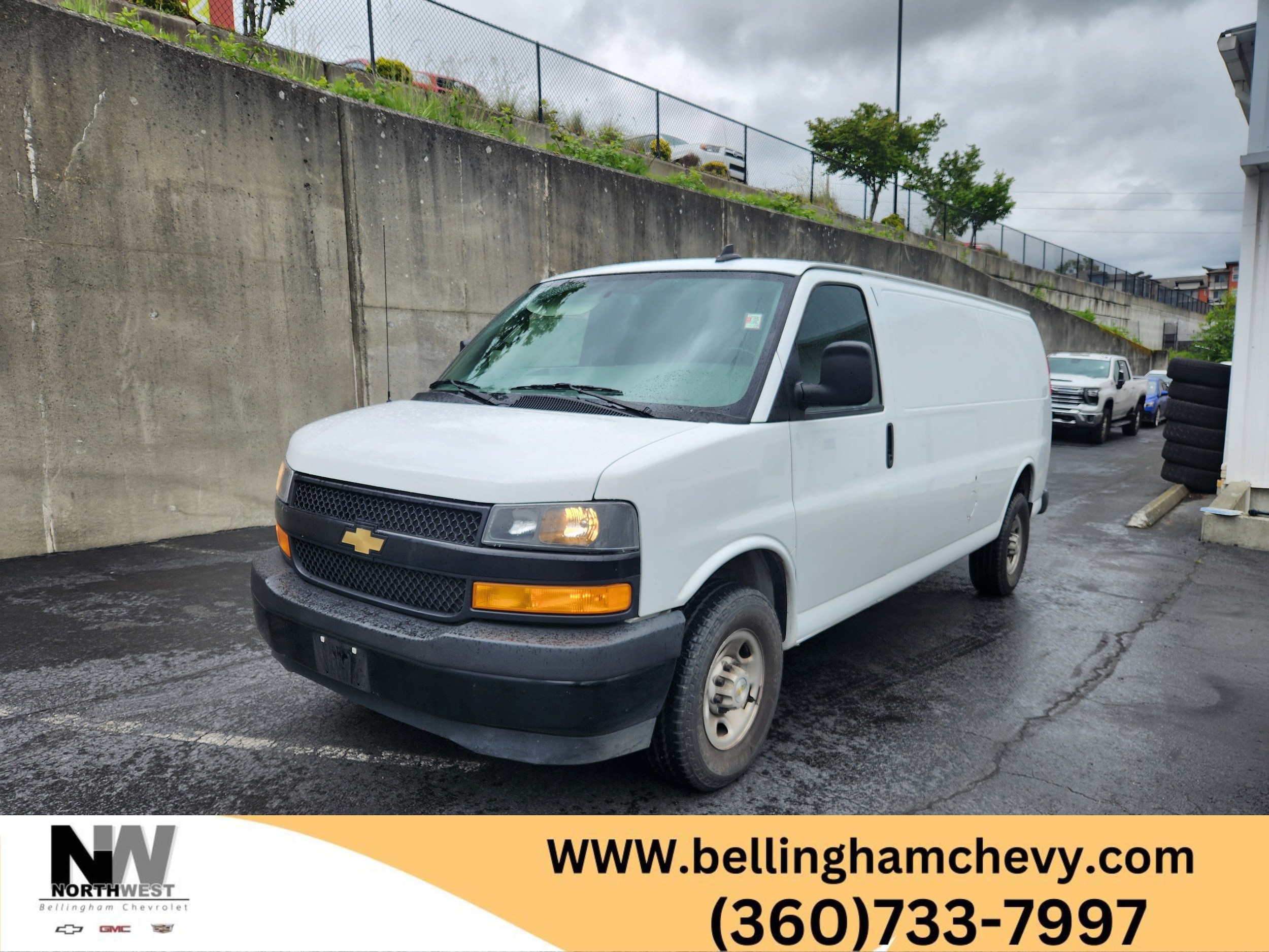 2023 Chevrolet Express 2500 Extended Work Van HD's photo