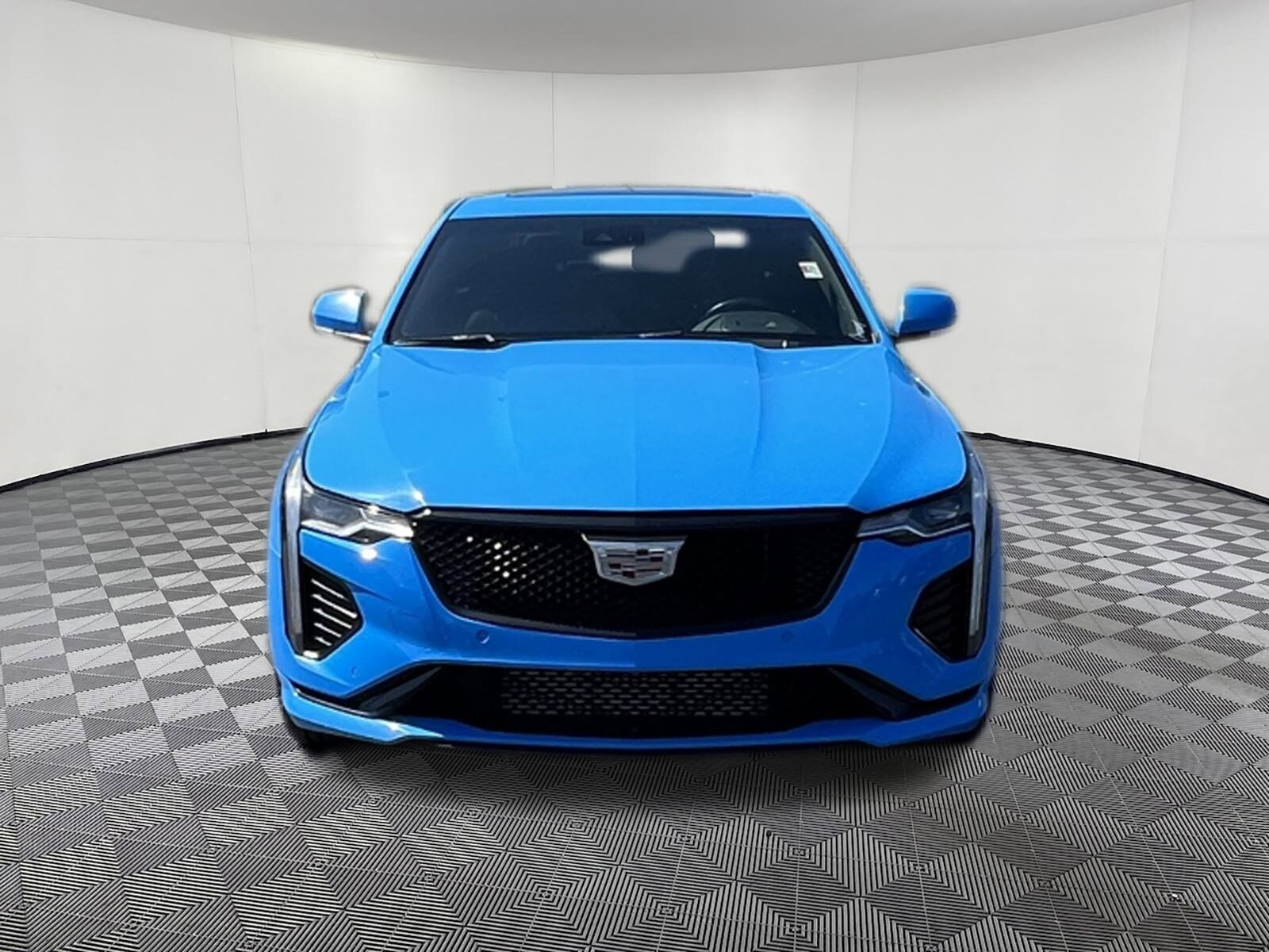 2022 Cadillac CT4 photo 2