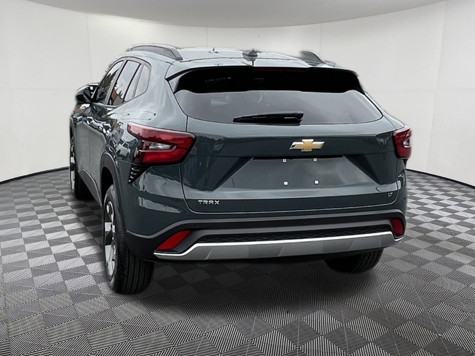 2025 Chevrolet Trax LT photo 3