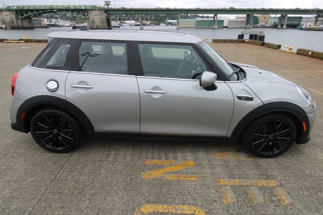 2024 Mini Cooper 4 Door Hardtop S photo 3