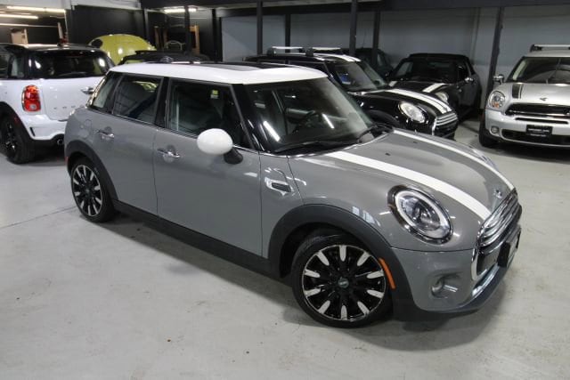 2015 MINI Cooper Base's photo