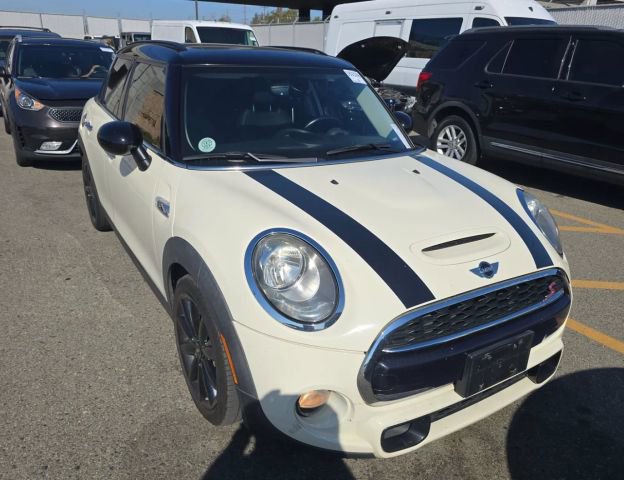 2017 Mini Cooper 4 Door Hardtop S photo 2