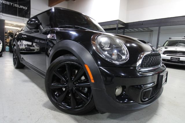 2011 Mini Cooper Hardtop S photo 2
