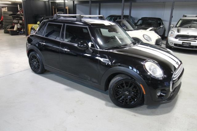 2015 MINI Cooper Base's photo
