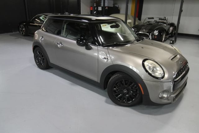 Silver 2018 MINI Cooper Hatchback Front-Wheel Drive Automatic