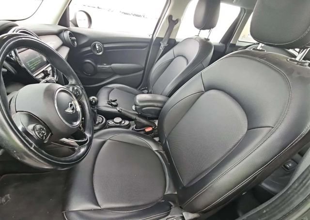 2017 Mini Cooper 4 Door Hardtop photo 3