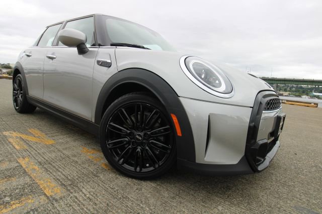 2024 Mini Cooper 4 Door Hardtop S photo 2
