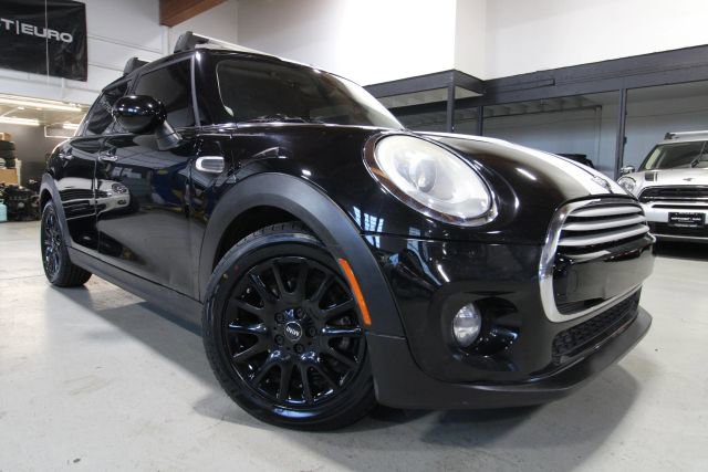 2015 Mini Cooper Hardtop 4 Door photo 2