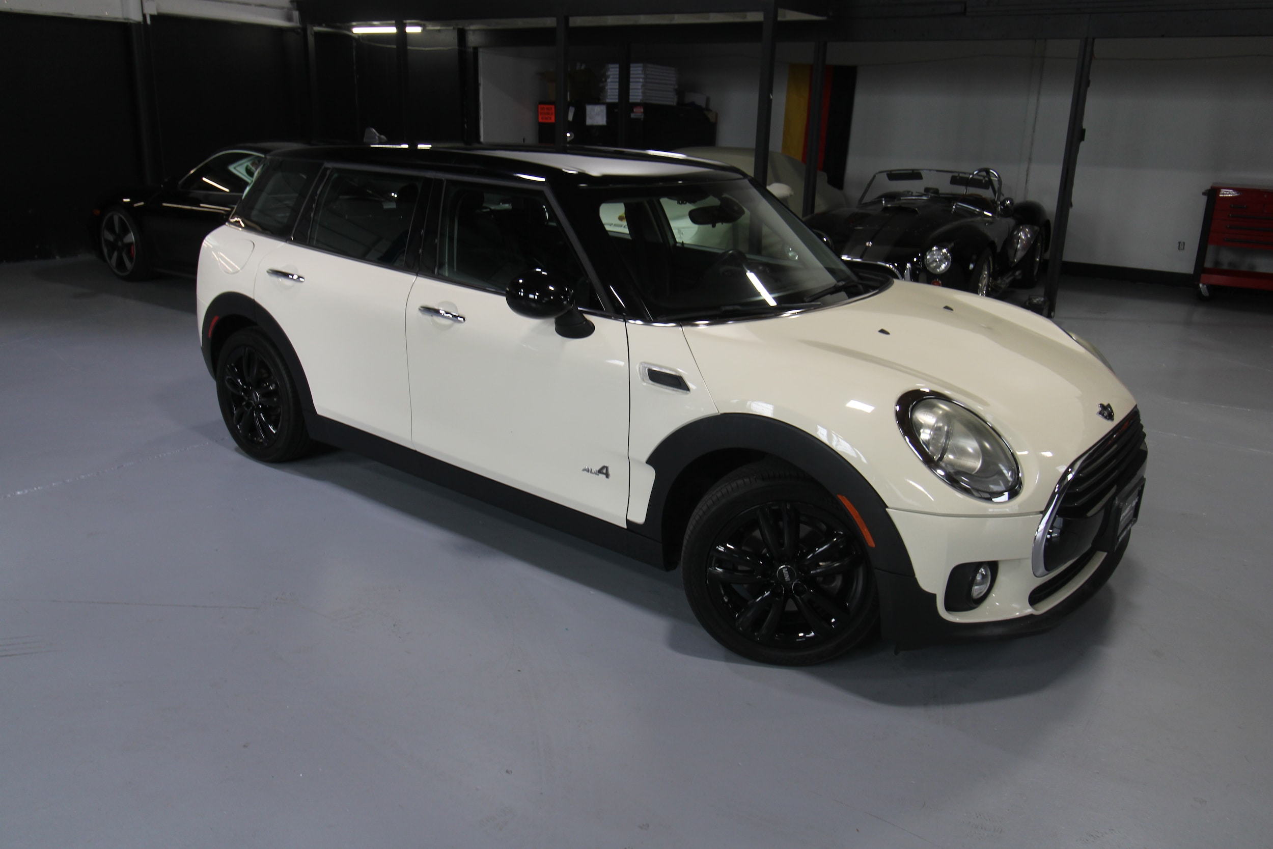 2017 MINI Clubman Cooper ALL4's photo