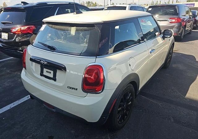 2018 Mini Cooper 2 Door Hardtop photo 3